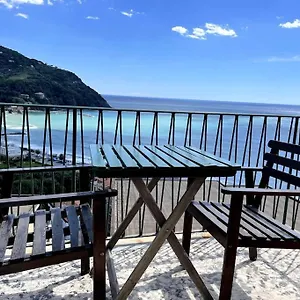 ocean-view-villa-with-outdoor-dining-fast-wi-fi.hotelitalianriviera.com/