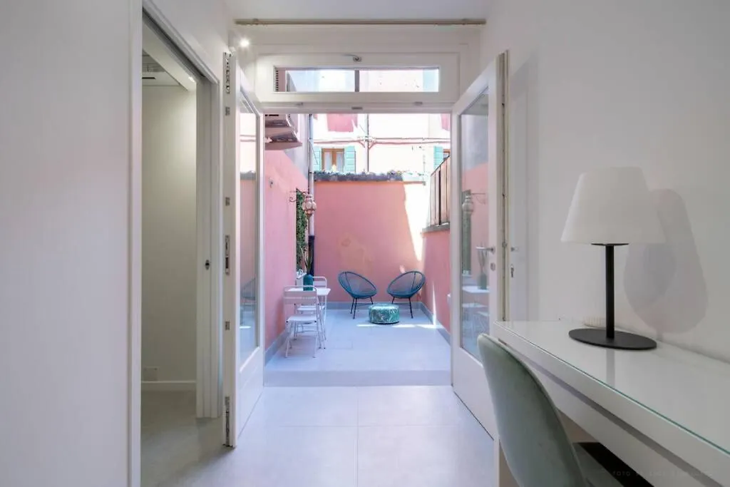 Ormesini Courtyard Apartment Venise